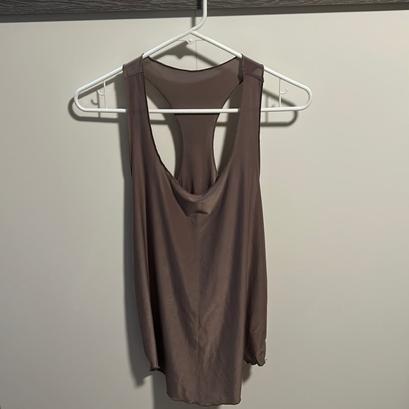 Onzie Glossy Flow Tank - Picture 3 of 7